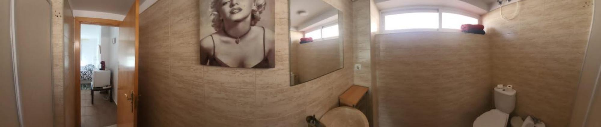Habitaciones En Casa Compartida Retamar อัลเมรีอา ภายนอก รูปภาพ