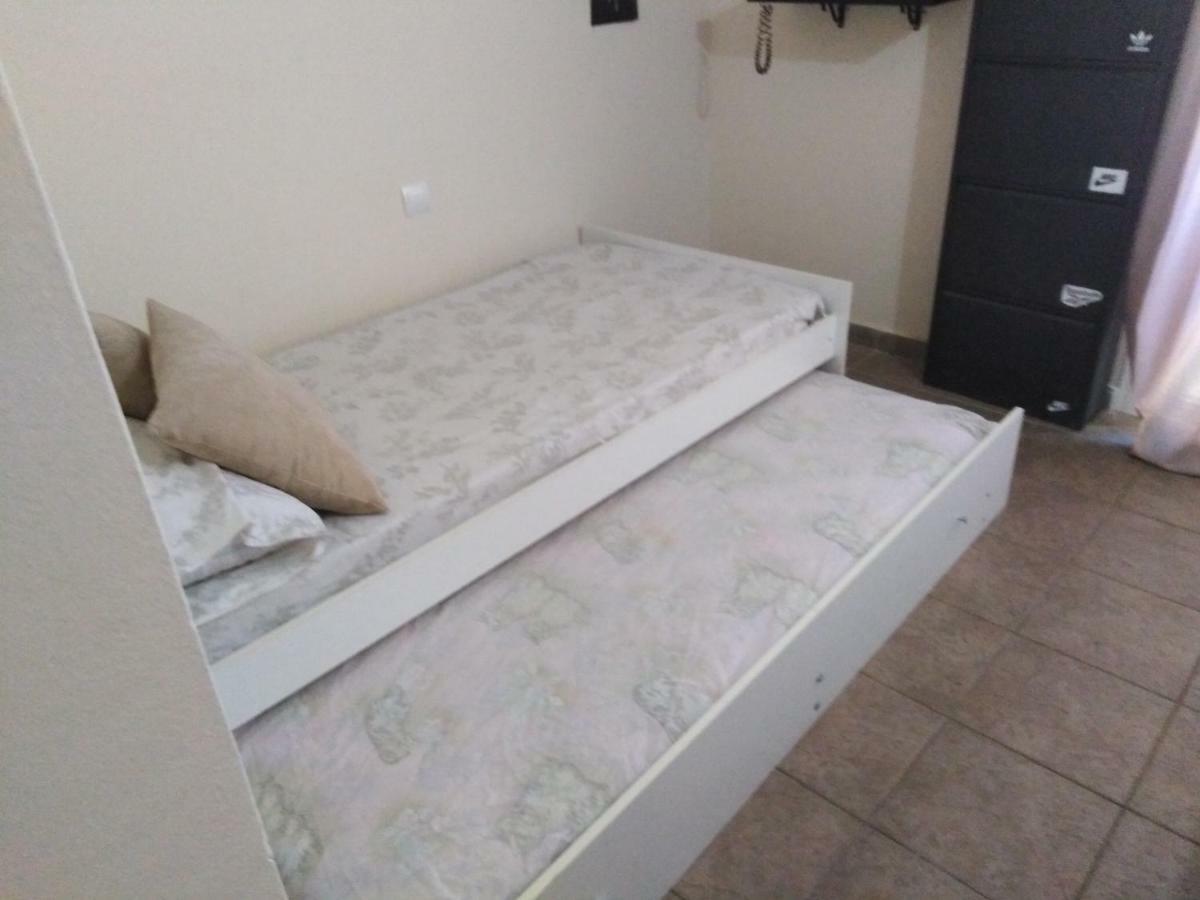 Habitaciones En Casa Compartida Retamar อัลเมรีอา ภายนอก รูปภาพ